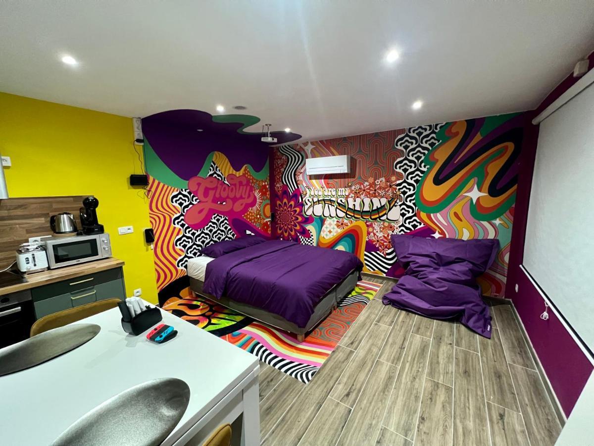 Capsule Groovy-Jacuzzi-Sauna-Billard-Netflix- Nintendo Switch & Jeux Mons Kültér fotó