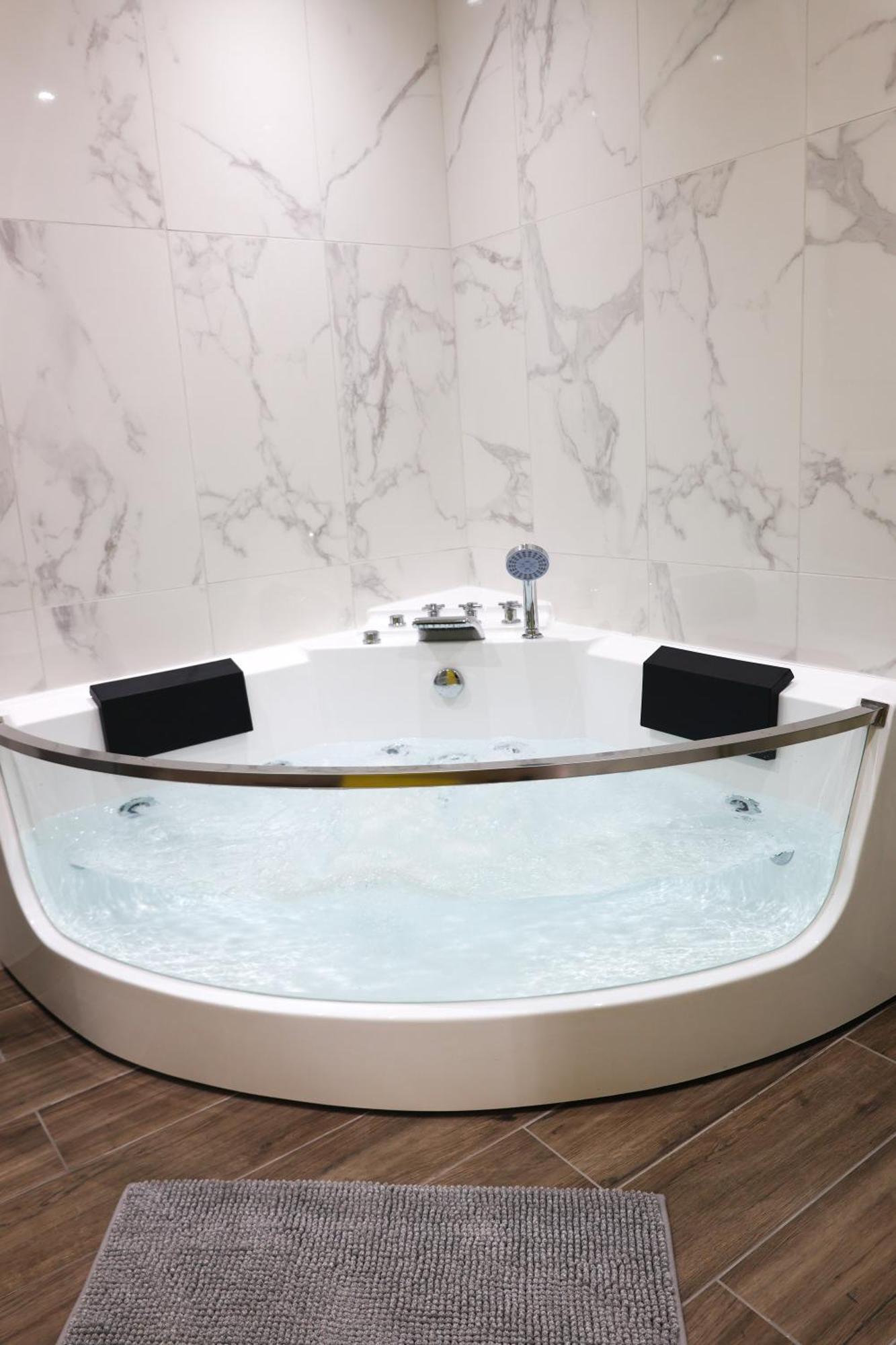 Capsule Groovy-Jacuzzi-Sauna-Billard-Netflix- Nintendo Switch & Jeux Mons Kültér fotó